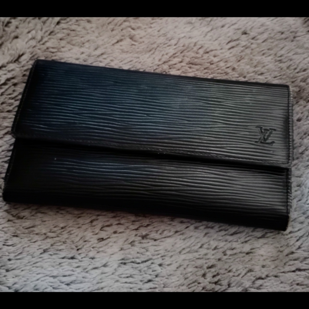 Louis Vuitton Epi Wallet Black